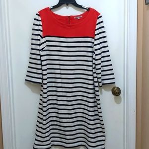 GAP Women's XL Navy Stripes.